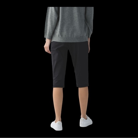 Lululemon Retreat Yogi Crop Black Sz NST - Picture 5 of 14